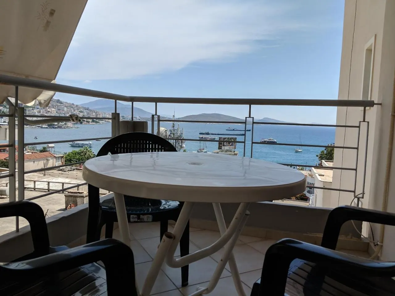 Seafront Apartment Саранда Албания